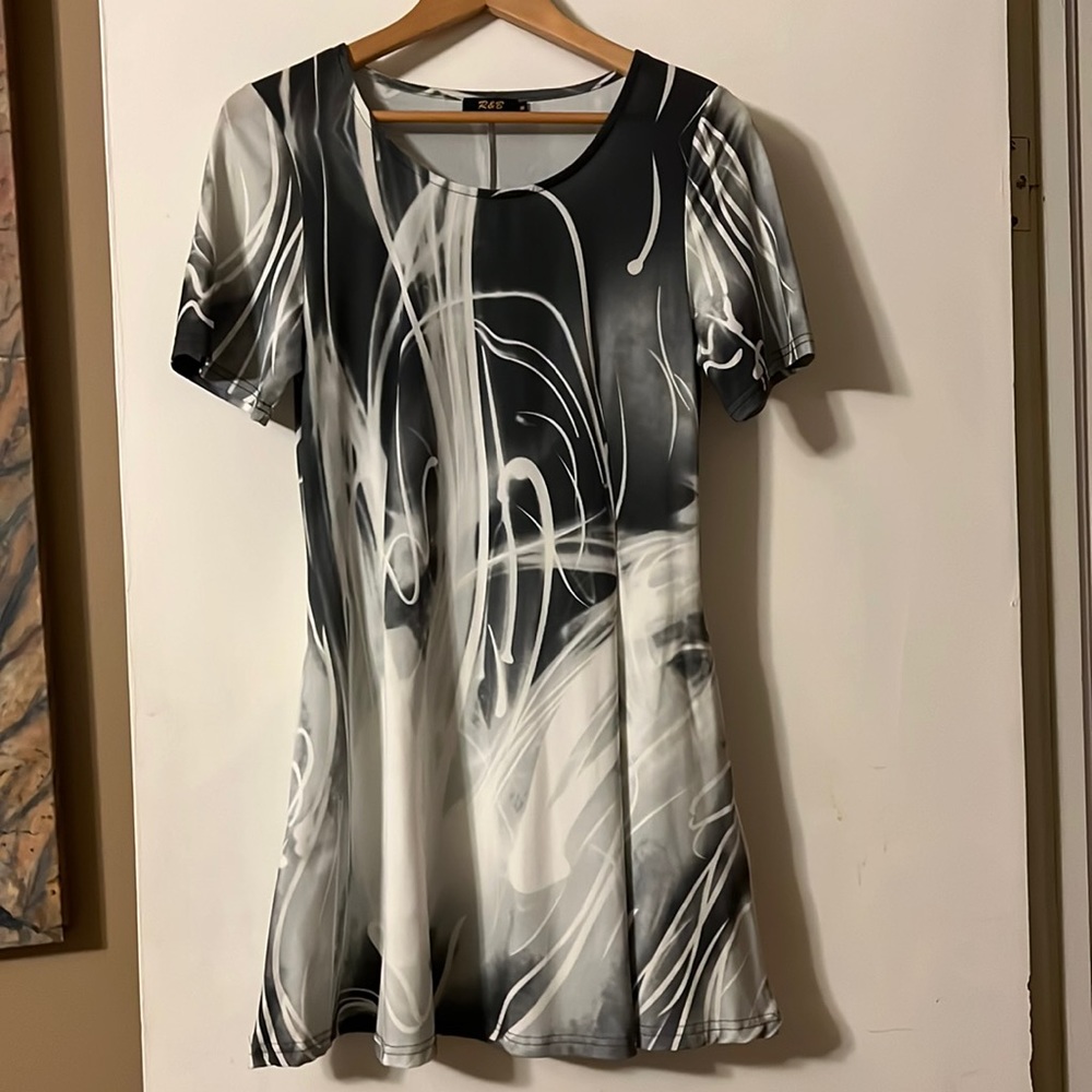 R&B collection long shirt it has pockets!!